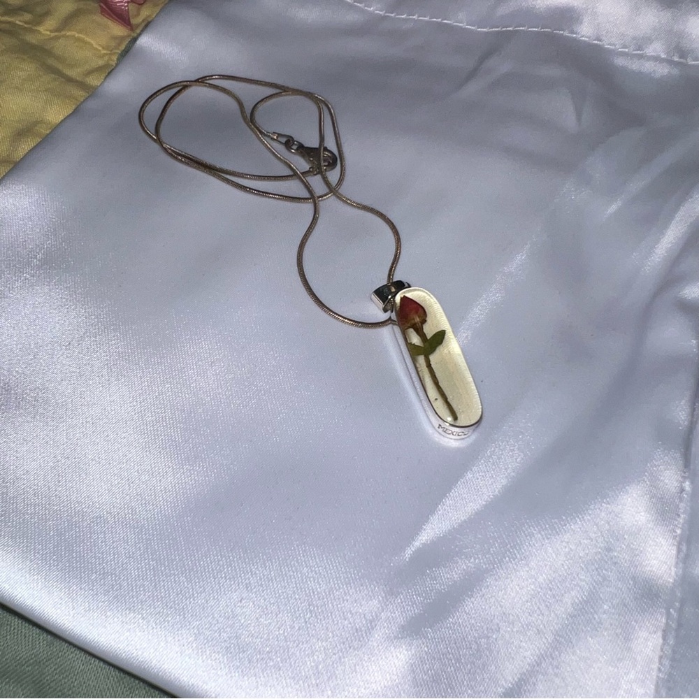 Elegant Pendant Necklace with Red Rose